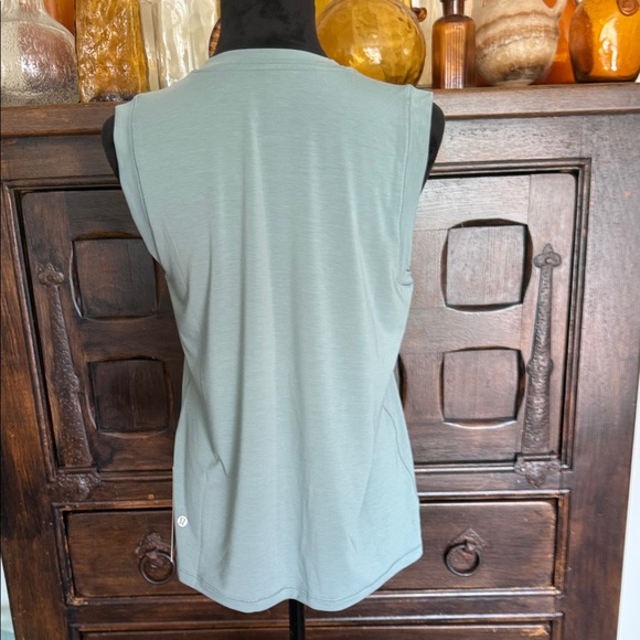 NWT Lululemon Jersey Training Muscle Tank Top Long Wordmark - Picture 6 of 8